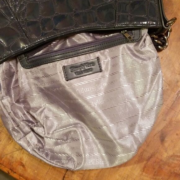 Simply Vera Wang shoulder bag - Picture 5 of 8